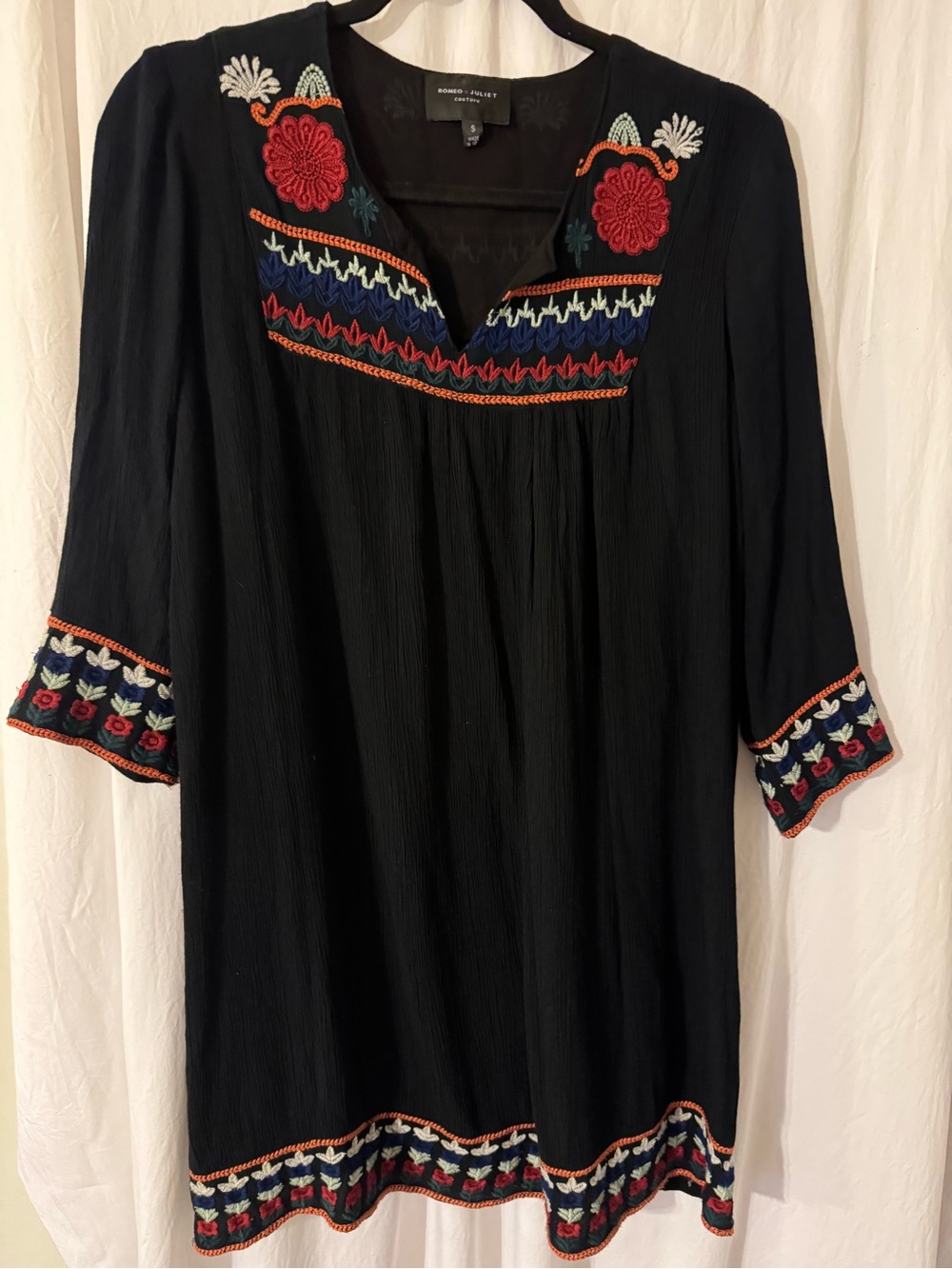 Romeo & Juliet Dress Black Embroidered Peasant style with Long SleevesSize Small
